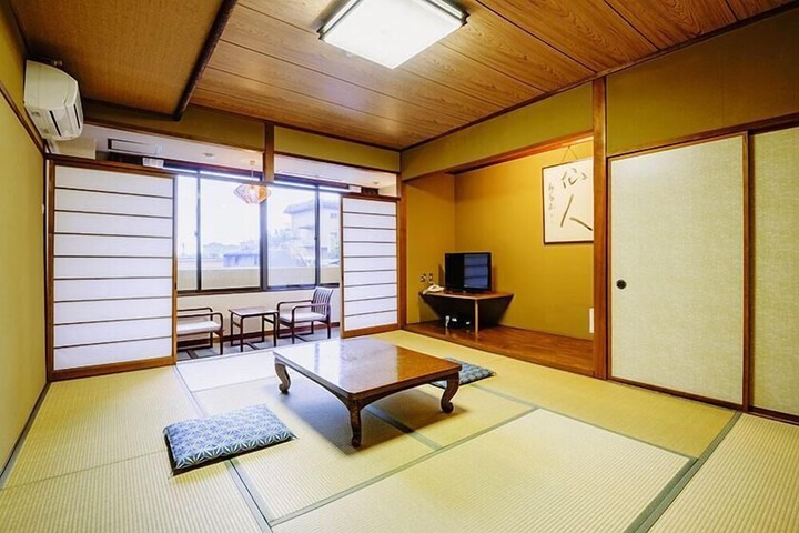 Room 25 of 49