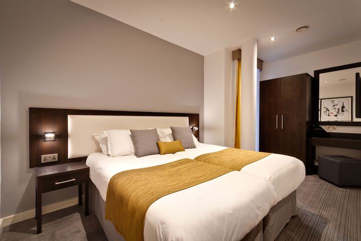 Room 4 of 60