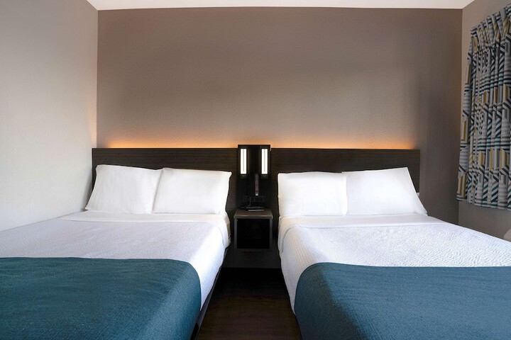 2 Double Beds (1 of 22)