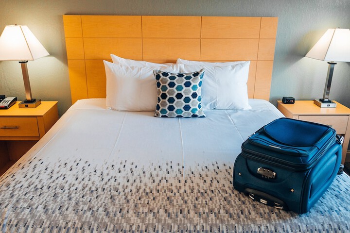 1 Queen Bed (15 of 18)