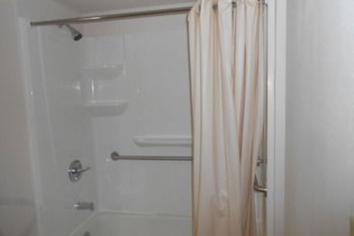 Room 33 of 60