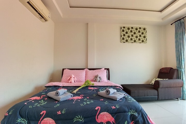 Room 10 of 18