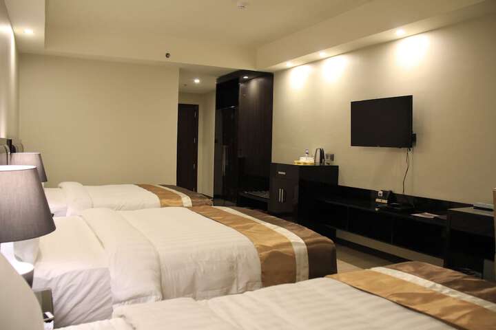 Room 13 of 65