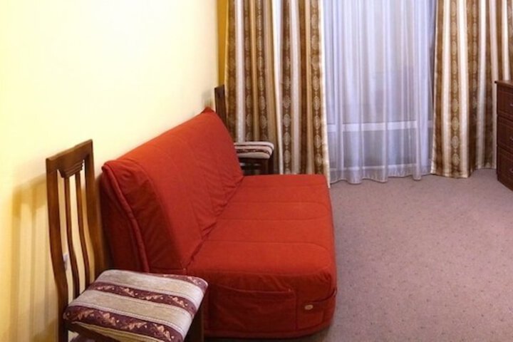 Room 12 of 19