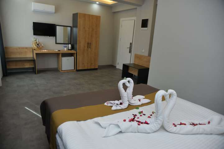 Room 7 of 13
