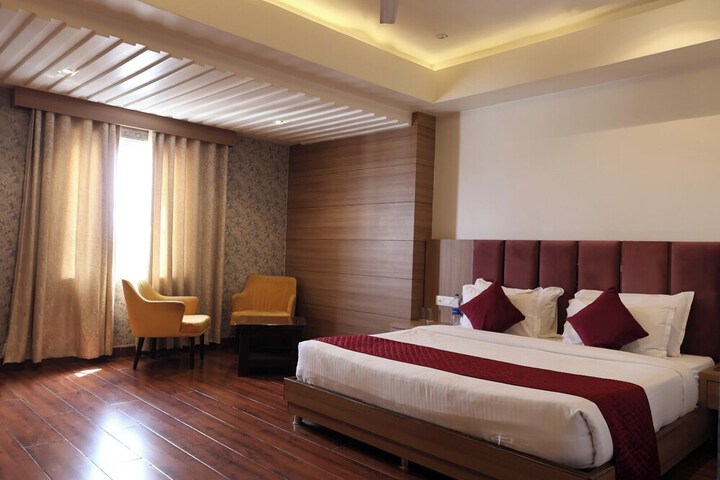 Room 9 of 11