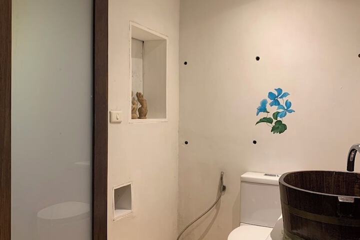 Room 56 of 69