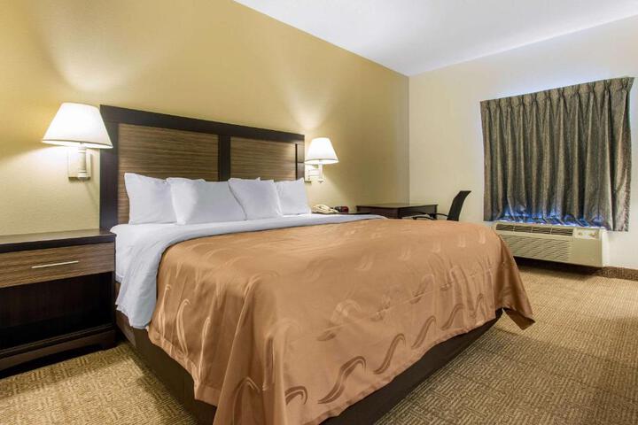 1 King Bed (8 of 15)