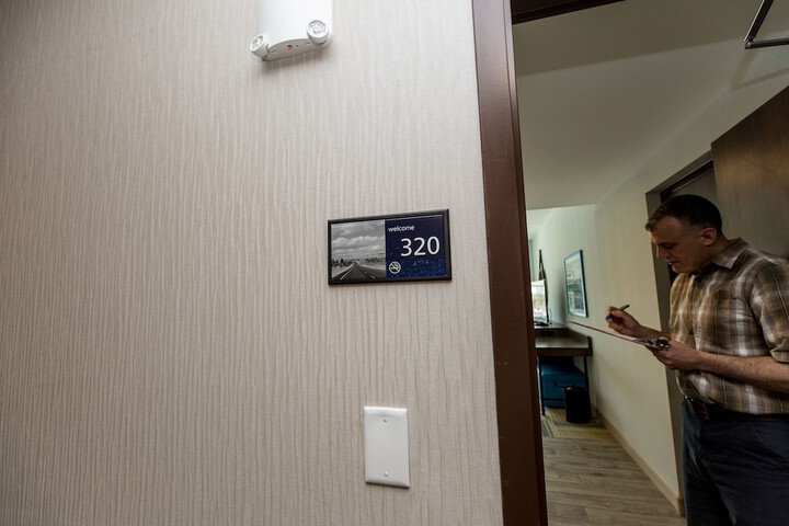 Room 9 of 66