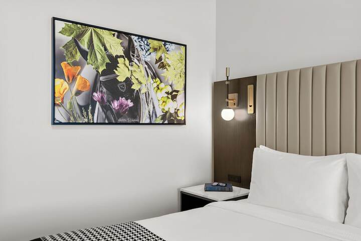 Room 12 of 52