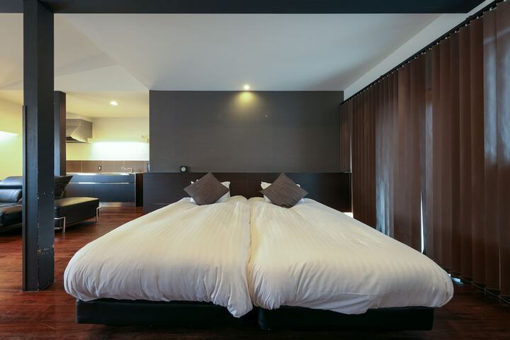 Room 18 of 110