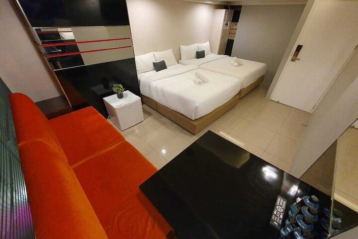 Room 16 of 42