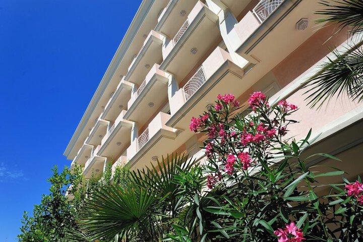 Hotel 41 of 42