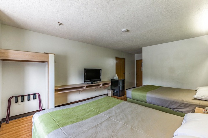 Room 22 of 33