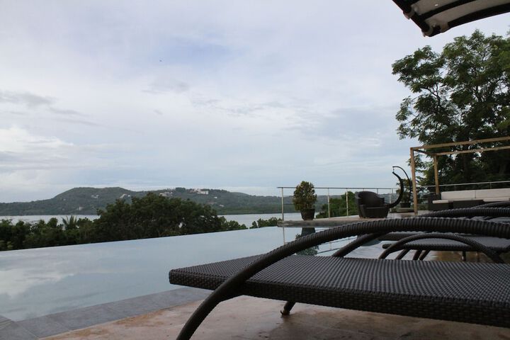 Sundeck 150 of 159