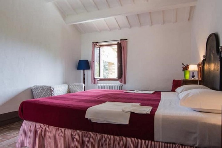 Room 4 of 5