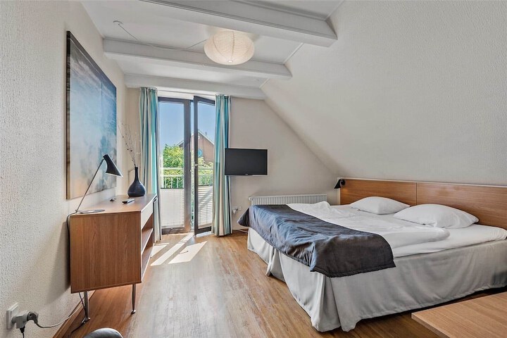 Room 5 of 30