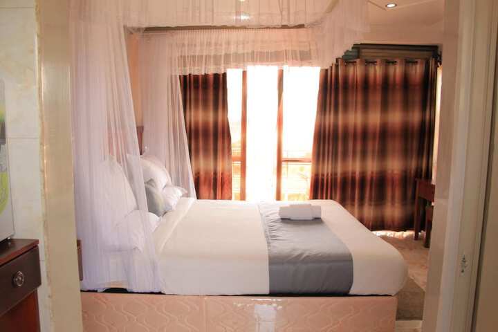 Room 9 of 46
