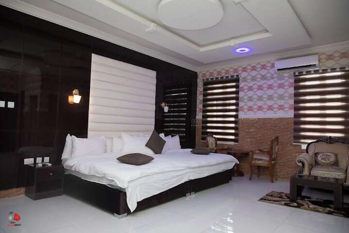 Room 41 of 76