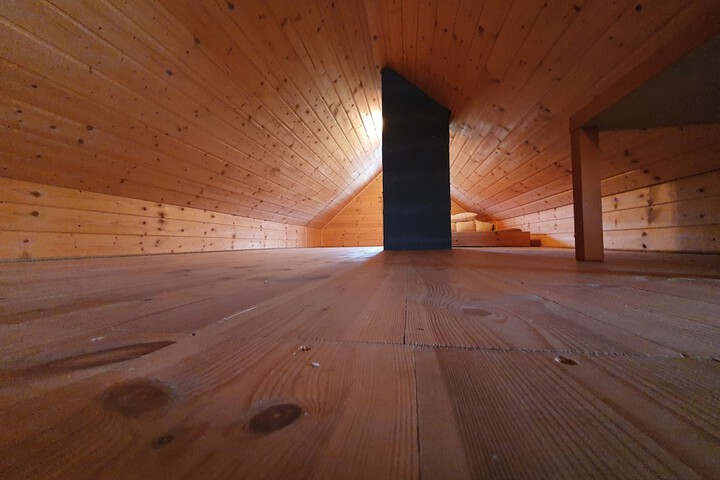 Room 10 of 68
