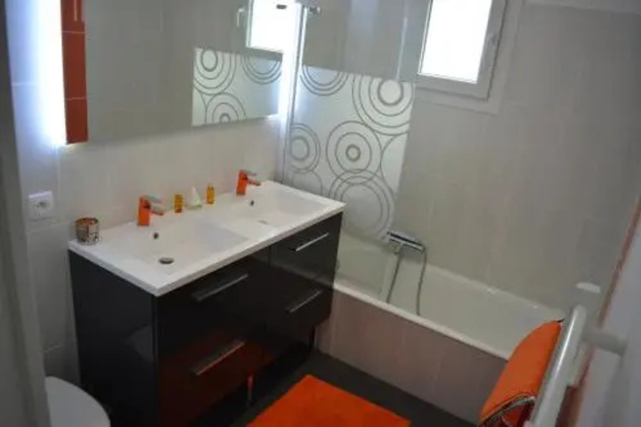 Room 8 of 25
