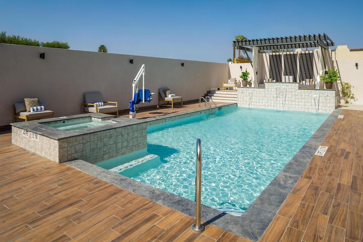 Pool 42 of 78