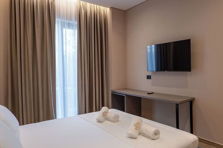 Room 11 of 115