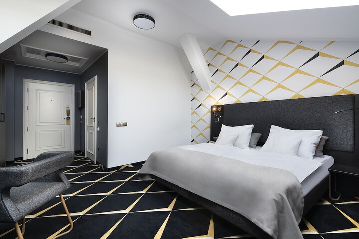 Room 4 of 55