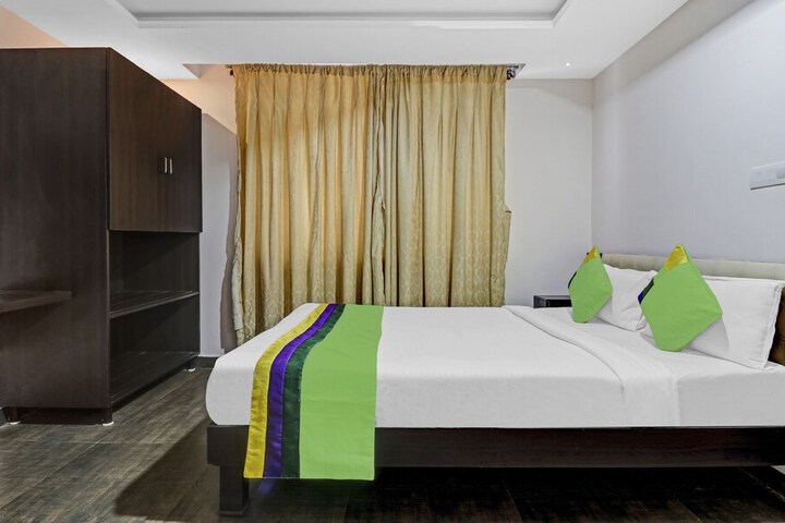 Room 17 of 31