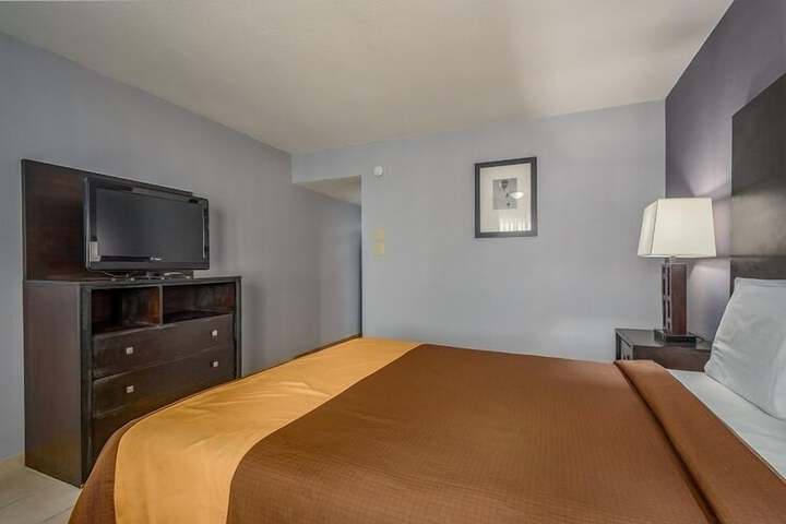 Room 11 of 21