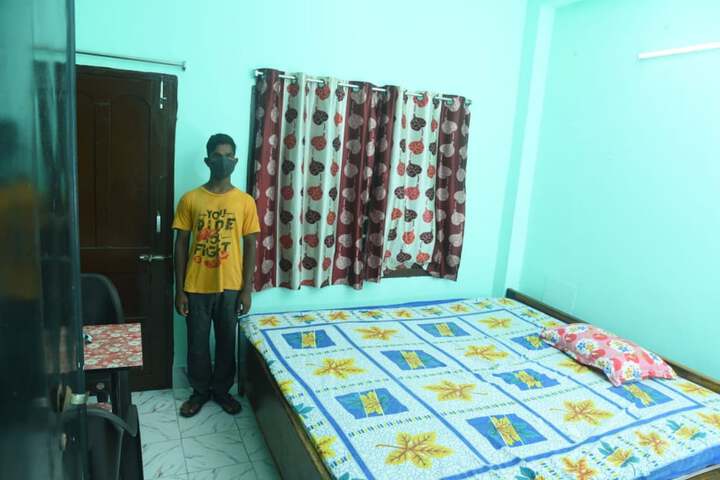 Room 12 of 23