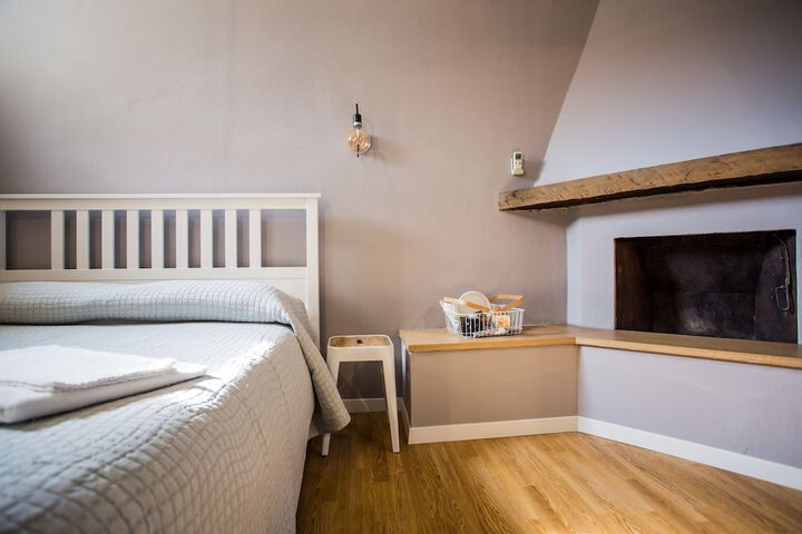Room 7 of 42