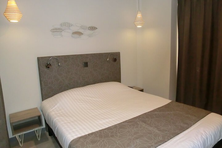 Room 15 of 62