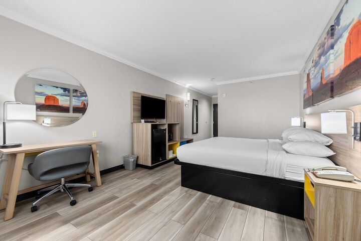 Room 12 of 33