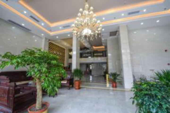 Golden Moon Bay Hotel