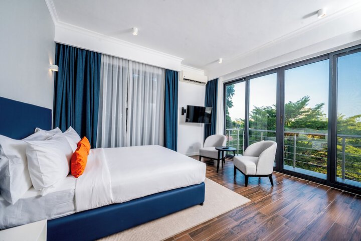Room 28 of 66