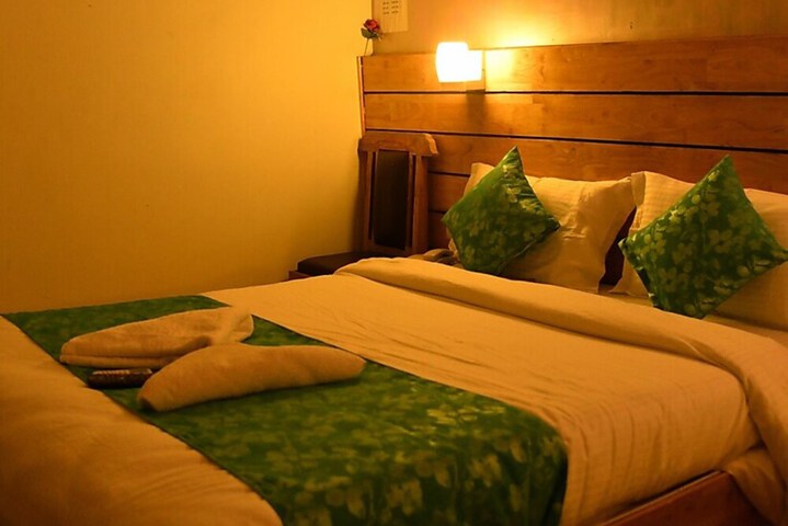 Room 8 of 15