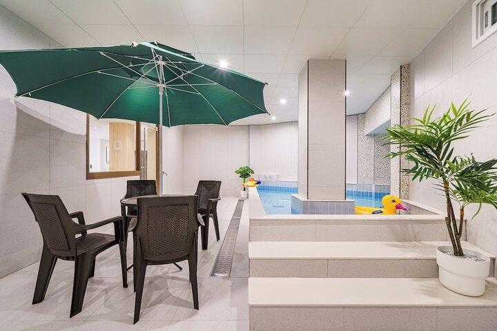 Pool 22 of 41