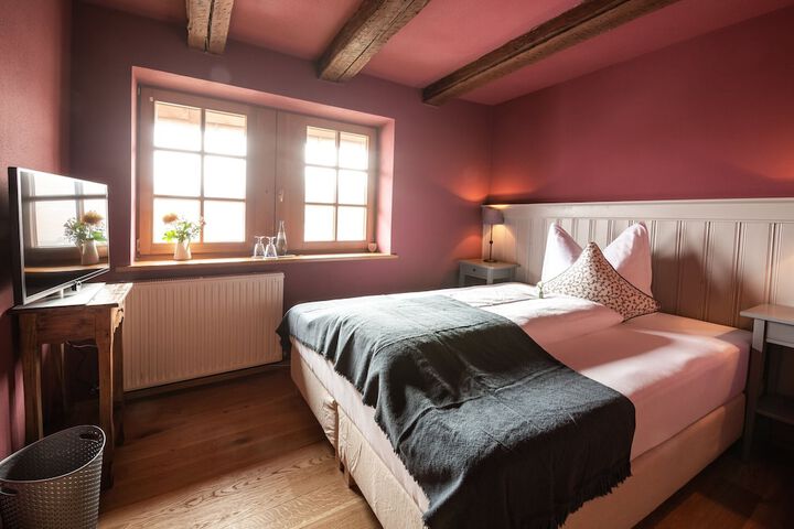 Room 2 of 42
