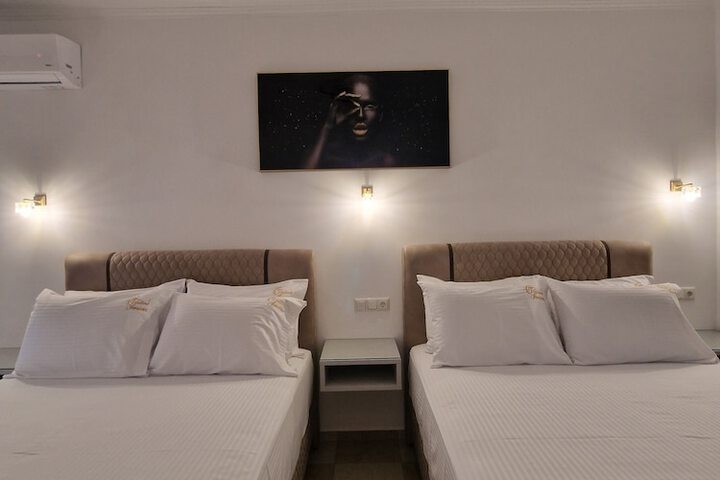 Room 4 of 25
