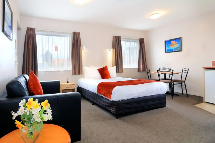 Room 9 of 26