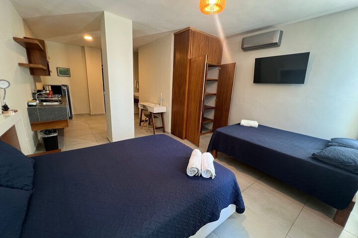 Room 5 of 121