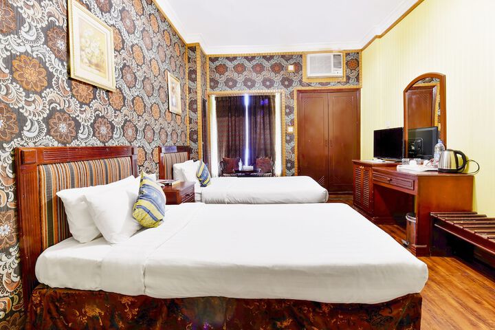 Room 7 of 31