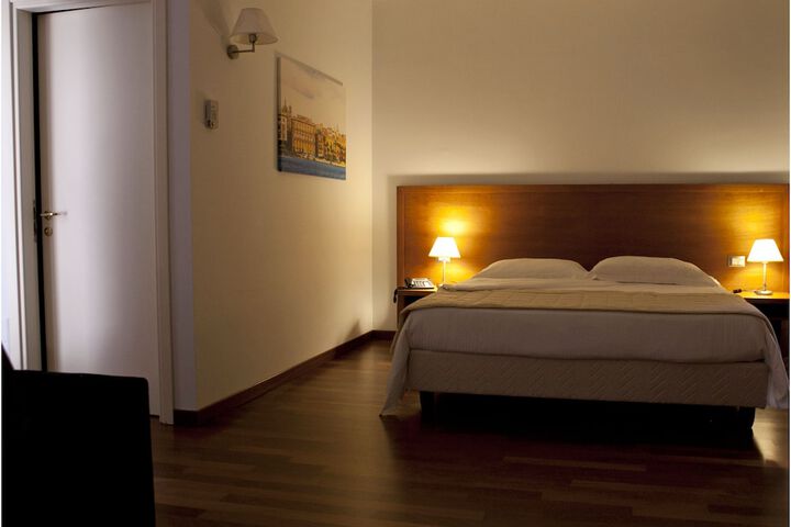 Room 5 of 39
