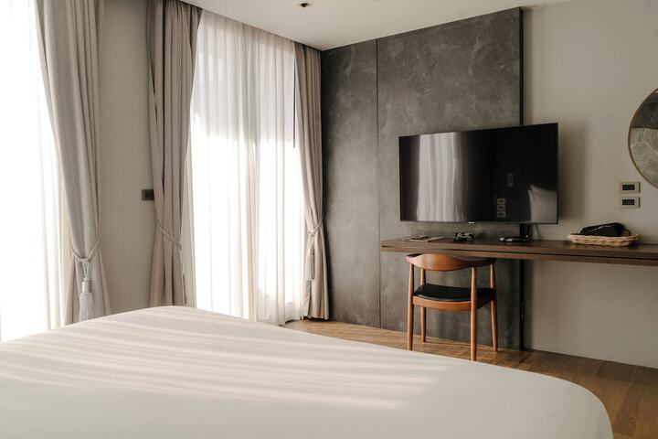 Room 12 of 216