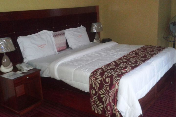 Room 4 of 35