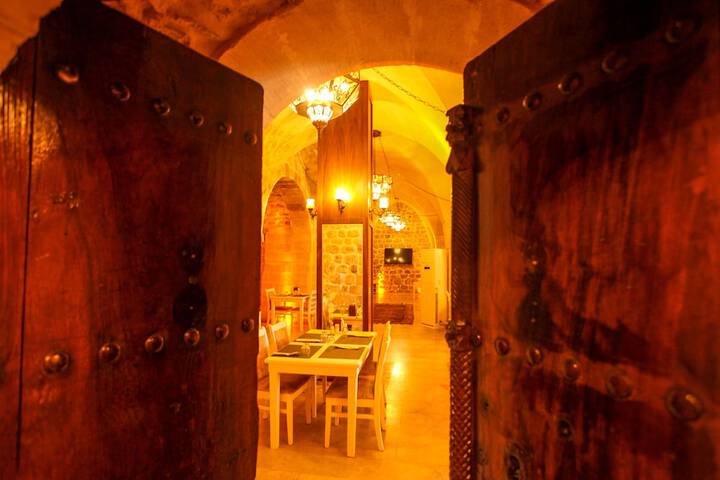 Dining 110 of 158