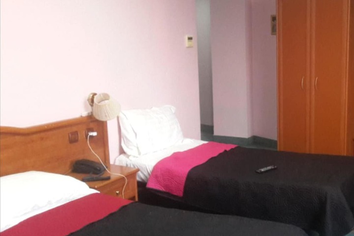 Room 17 of 44