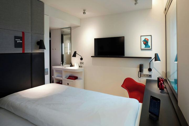 Room 20 of 60