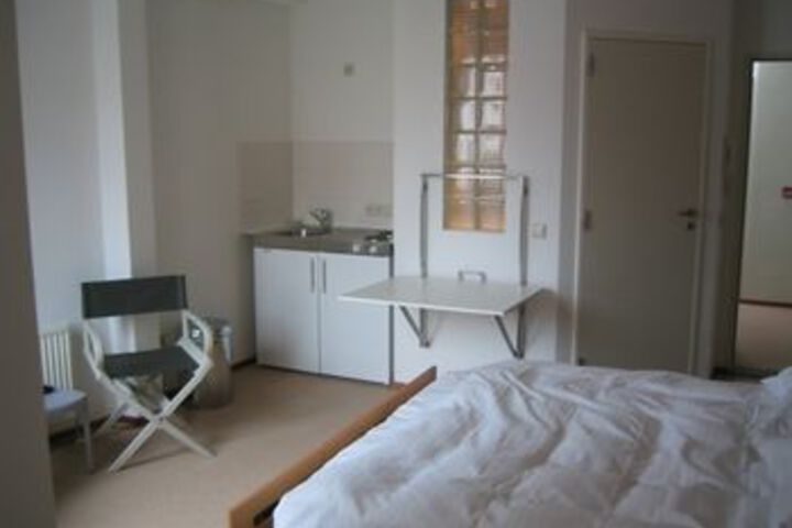 Room 7 of 19
